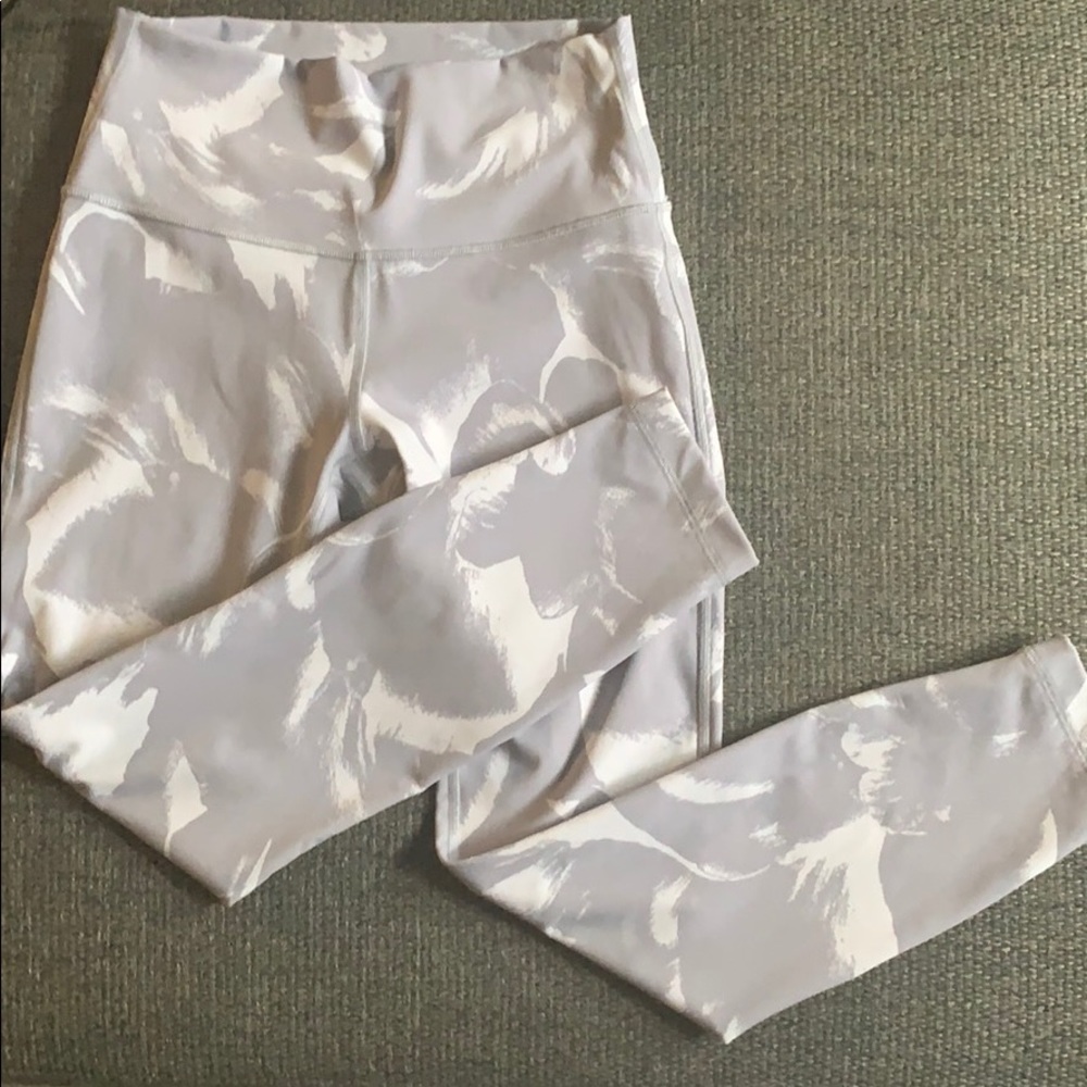 Lululemon Wunder Under Luxtreme Crop 25 Inch Pants